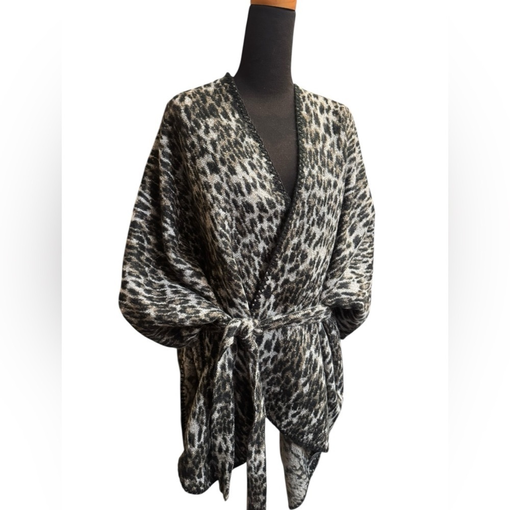 ANNE KLEIN OS Leopard Print Cozy Shawl Wrap Sweater Belted Gray Black EUC